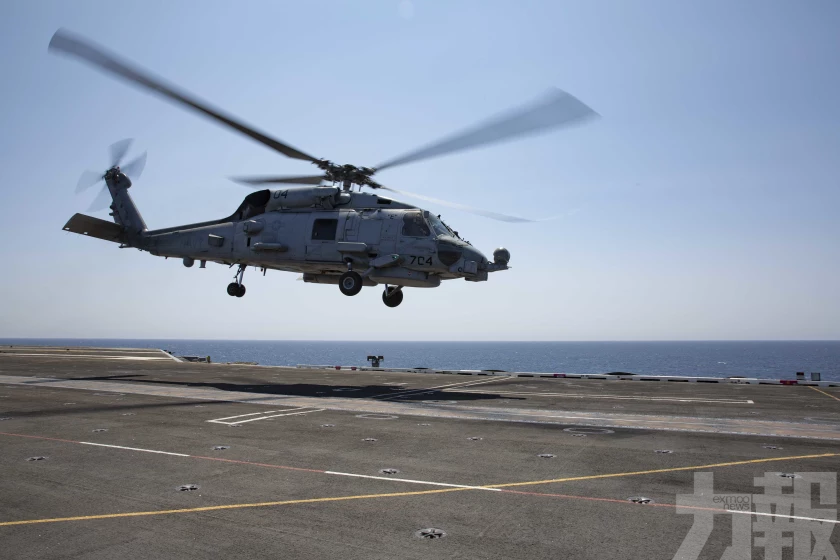 美直升機從航母起飛訓練時墜海