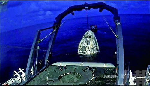 SpaceX「堅韌號」安全返地球