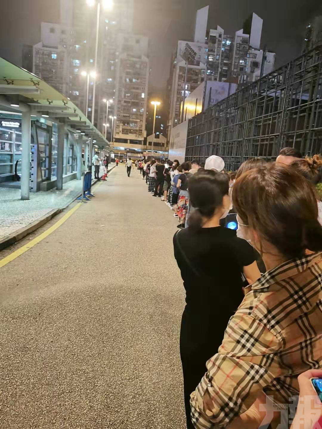工人球場核檢站再現人龍