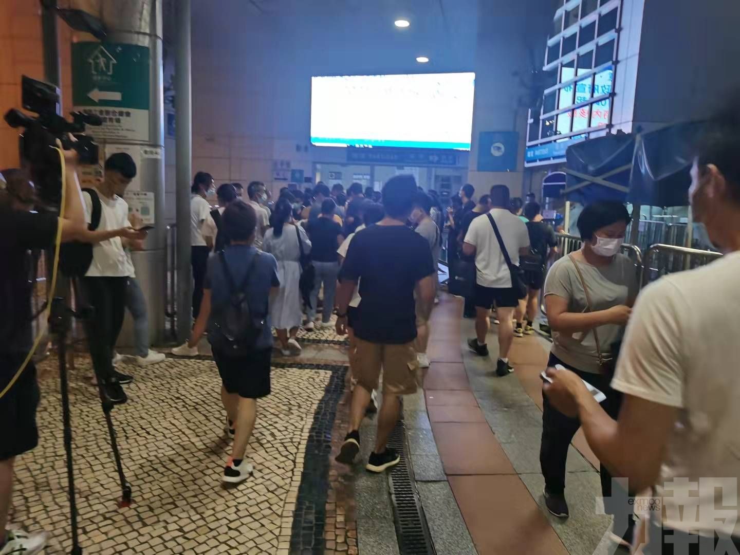 工人球場核檢站再現人龍