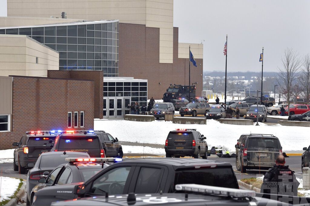 美國密歇根中學槍擊案3死8傷