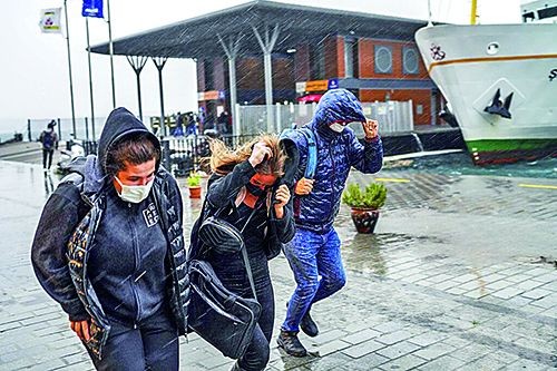 土耳其伊斯坦布爾強風致四死