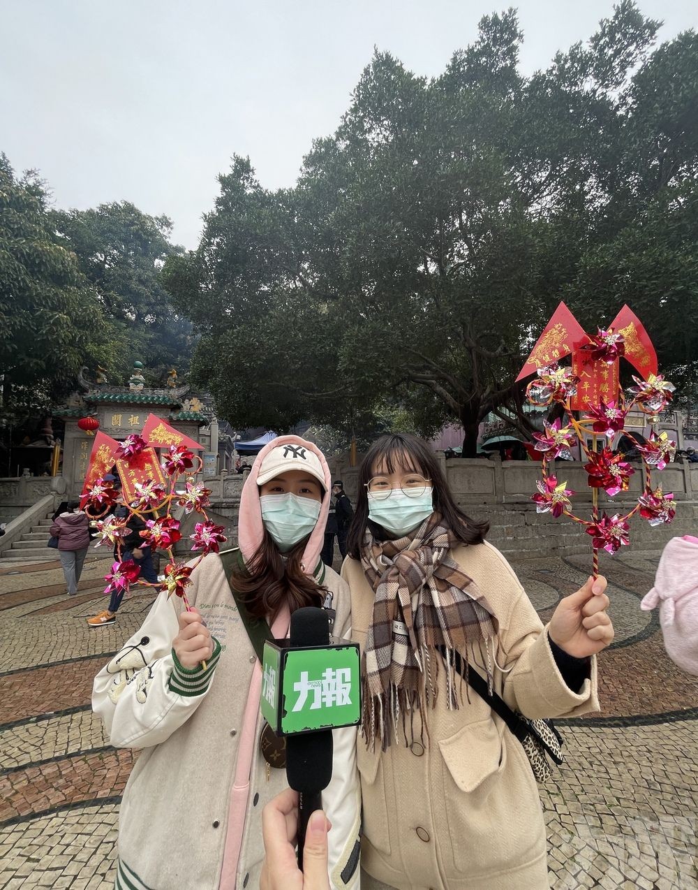 廟宇香火鼎盛 祈福香客絡繹不絕