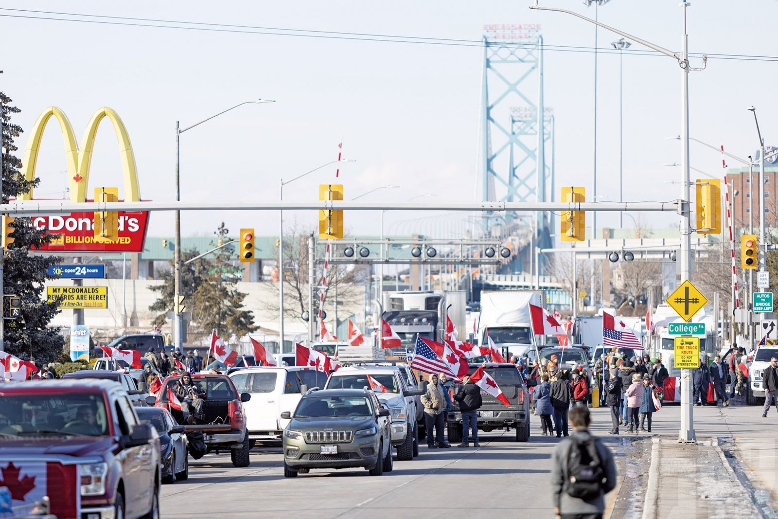 加拿大示威貨車堵塞美加跨境大橋