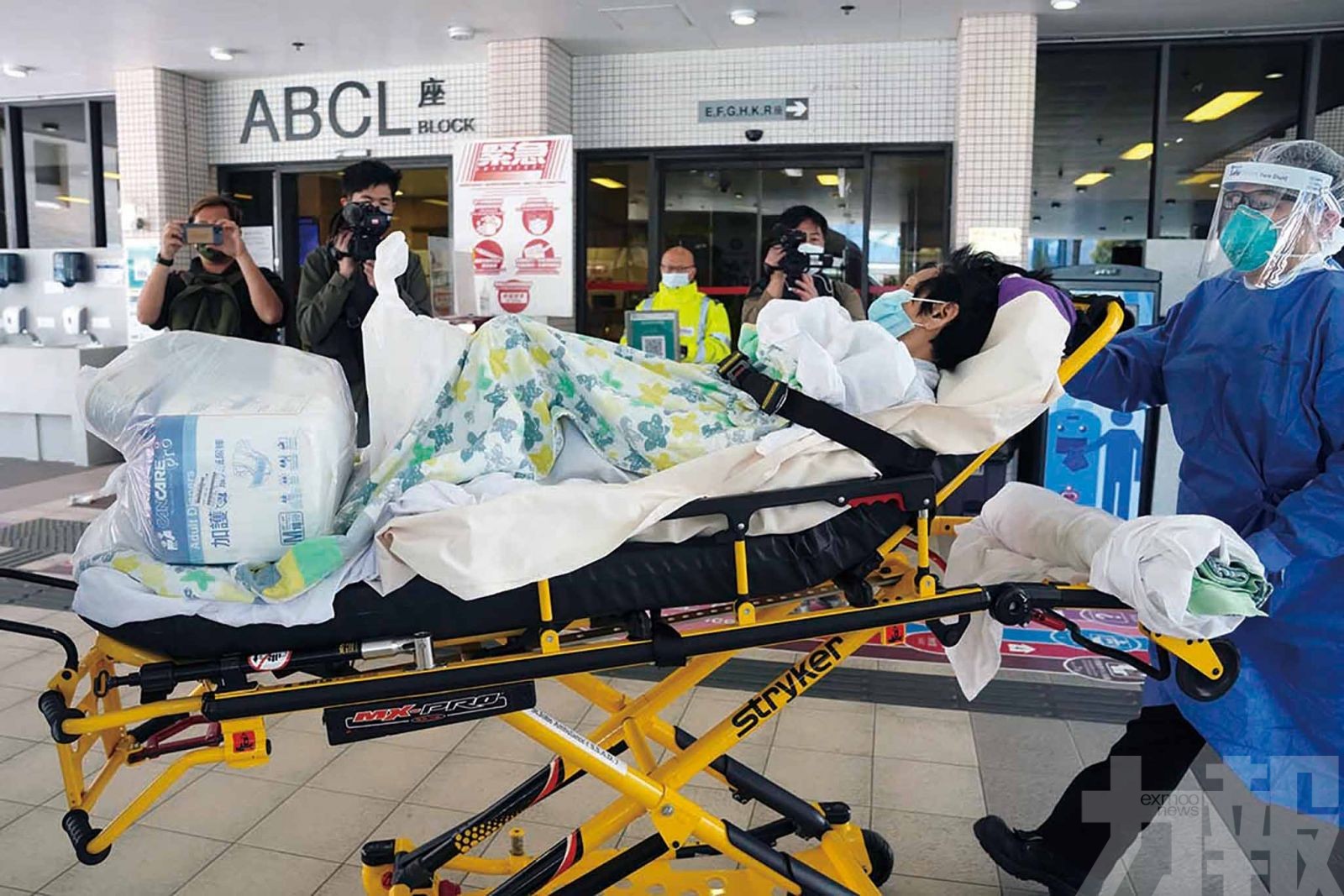 港府絕不「躺平」抗疫