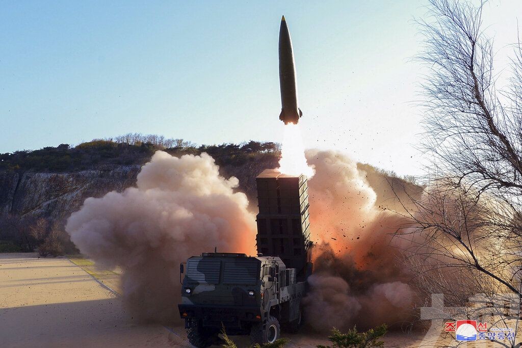 韓方：朝鮮昨發射兩枚飛行器
