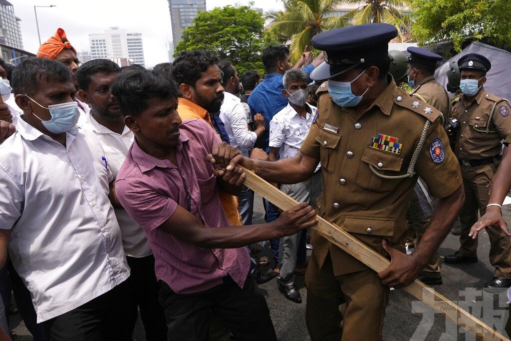 斯里蘭卡總理宣布辭職