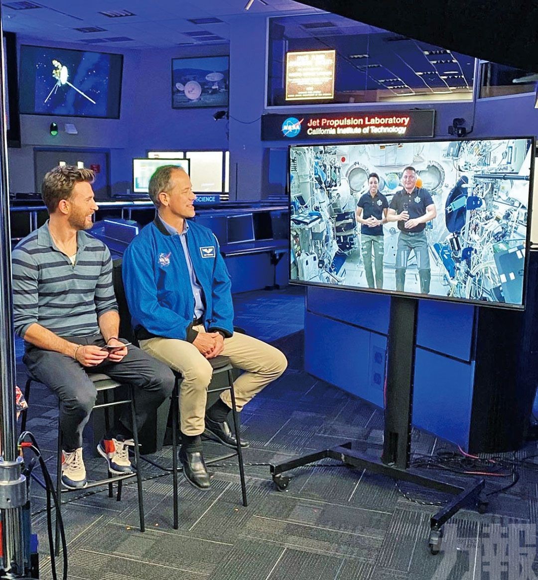 基斯伊雲斯訪NASA太空人