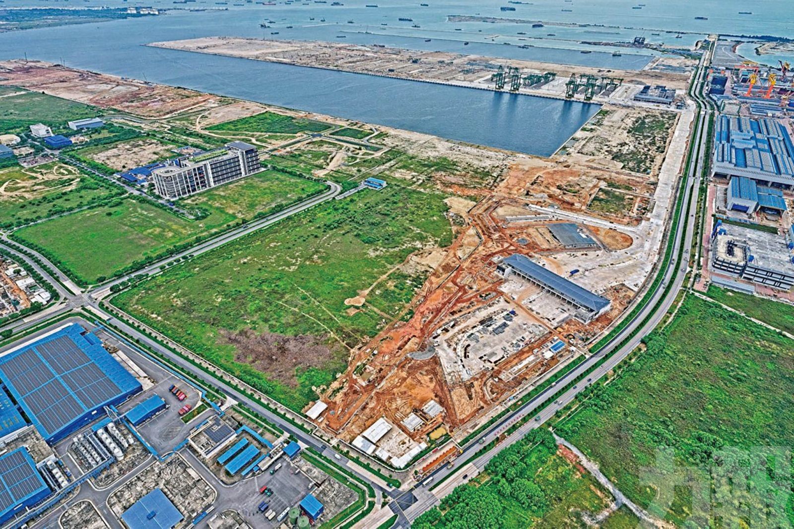 新加坡擬建世界最大自動化港口