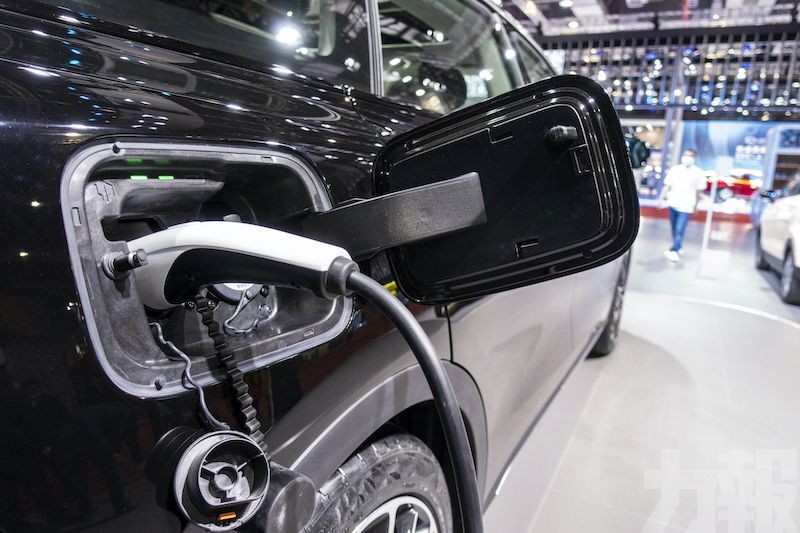 電動車銷量2030年超越燃油車