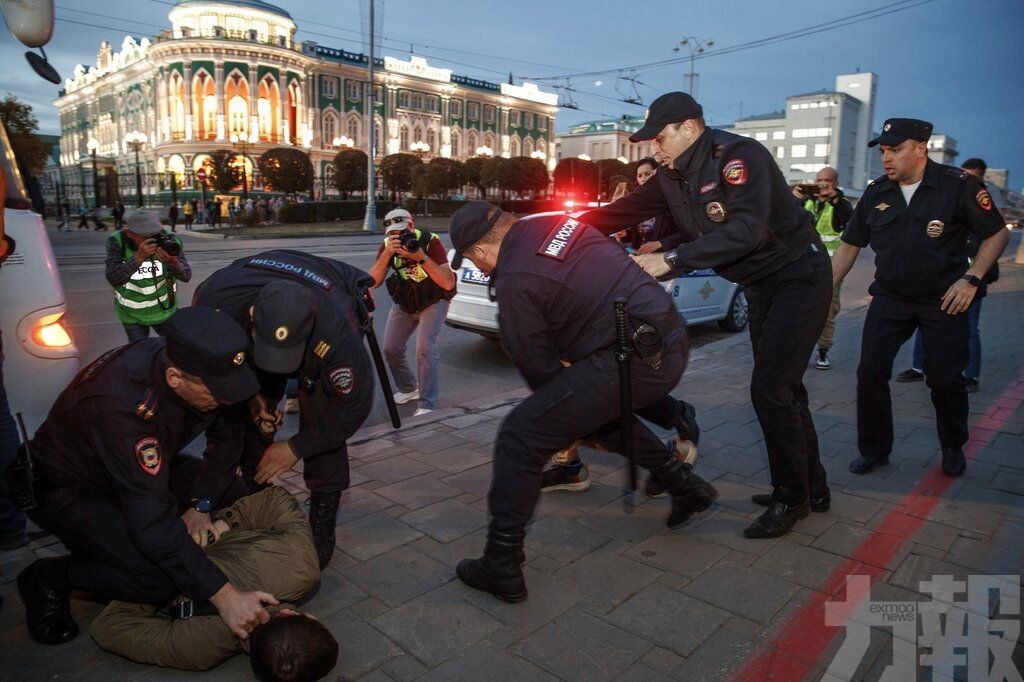 俄38城爆示威 逾1,300人被捕