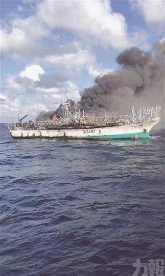 寧波漁船救起48名船員