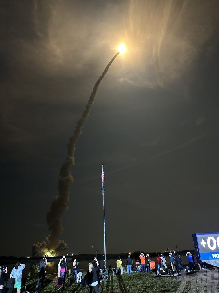 NASA登月火箭發射升空