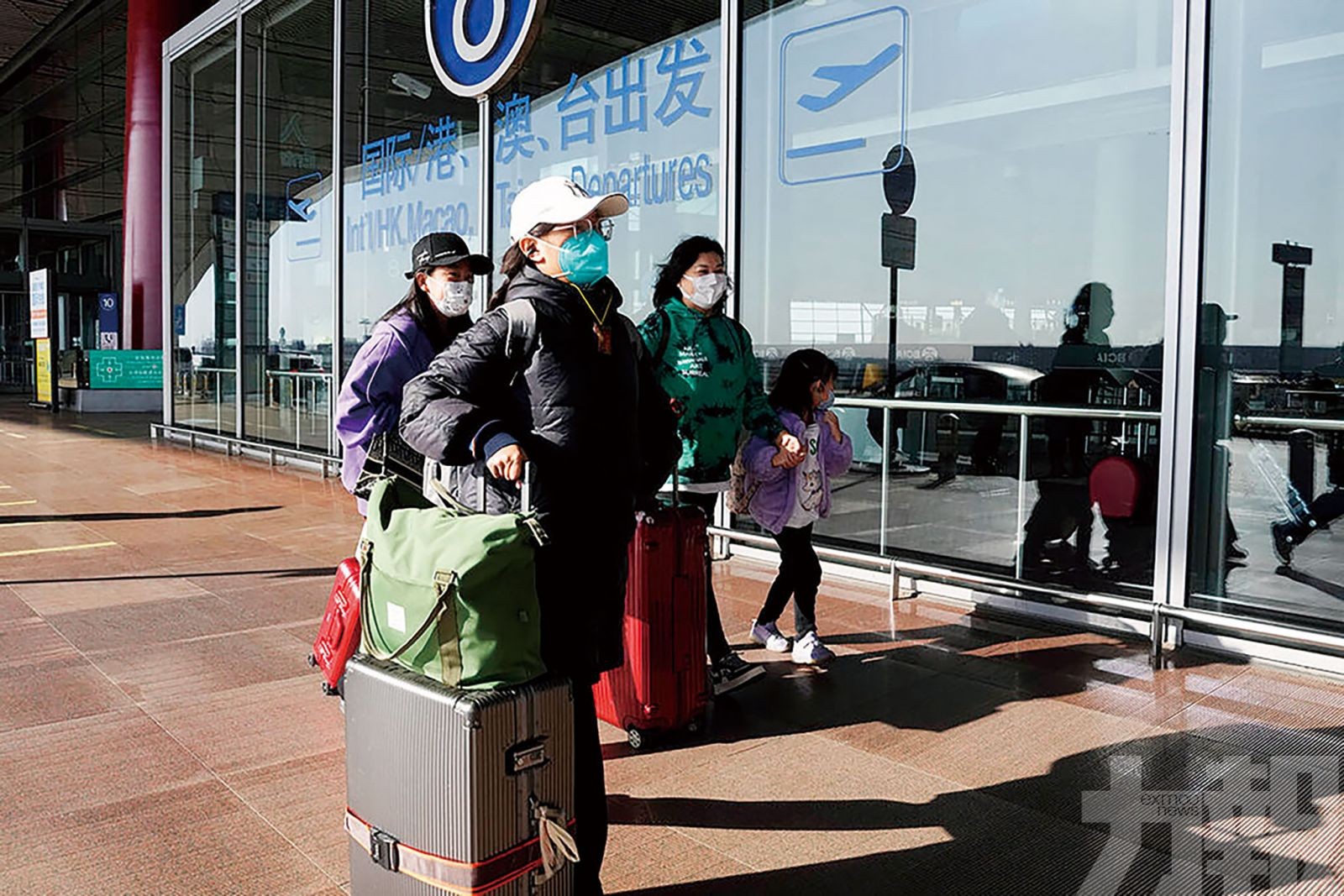 內地及港澳航班限四機場起降