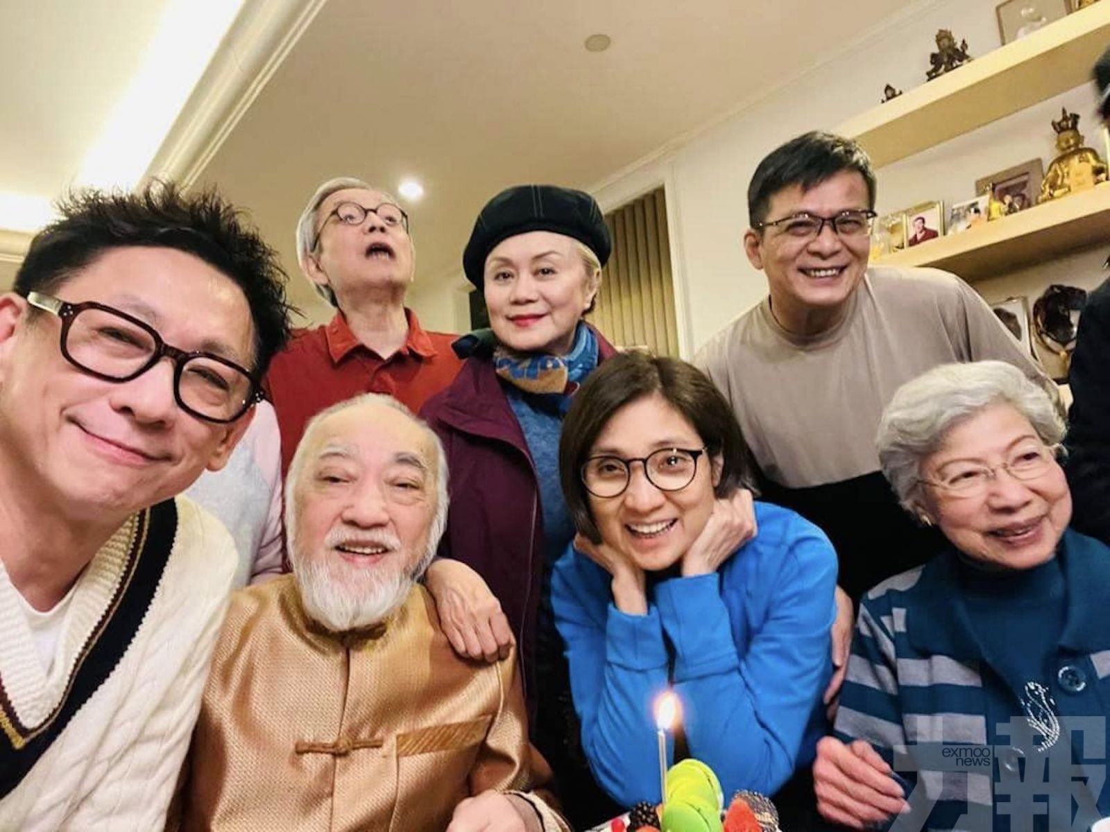 戚美珍返港慶祝61歲生日