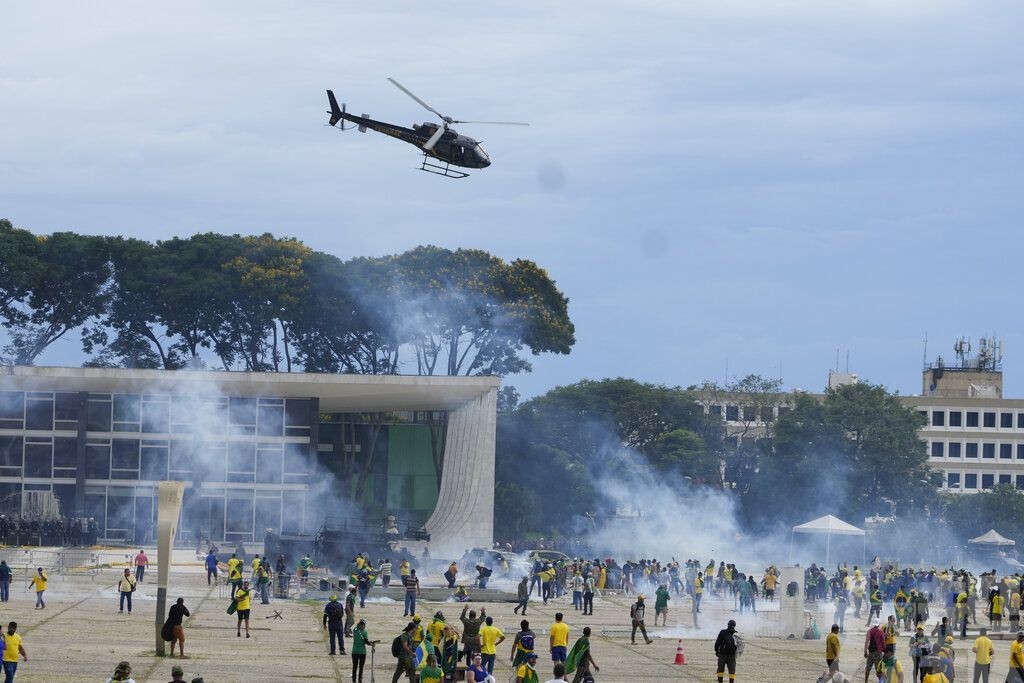 巴西出動安全部隊逮捕逾400人