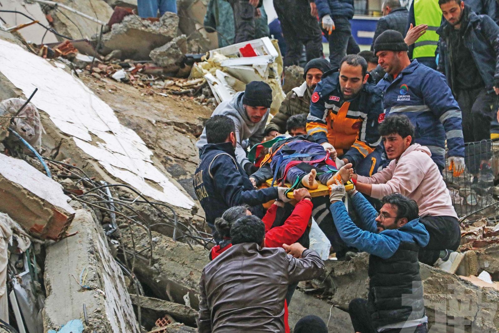 連同敘利亞近2,000人遇難