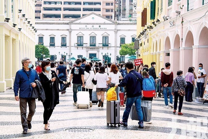 香港旅客35.6萬人次升七倍