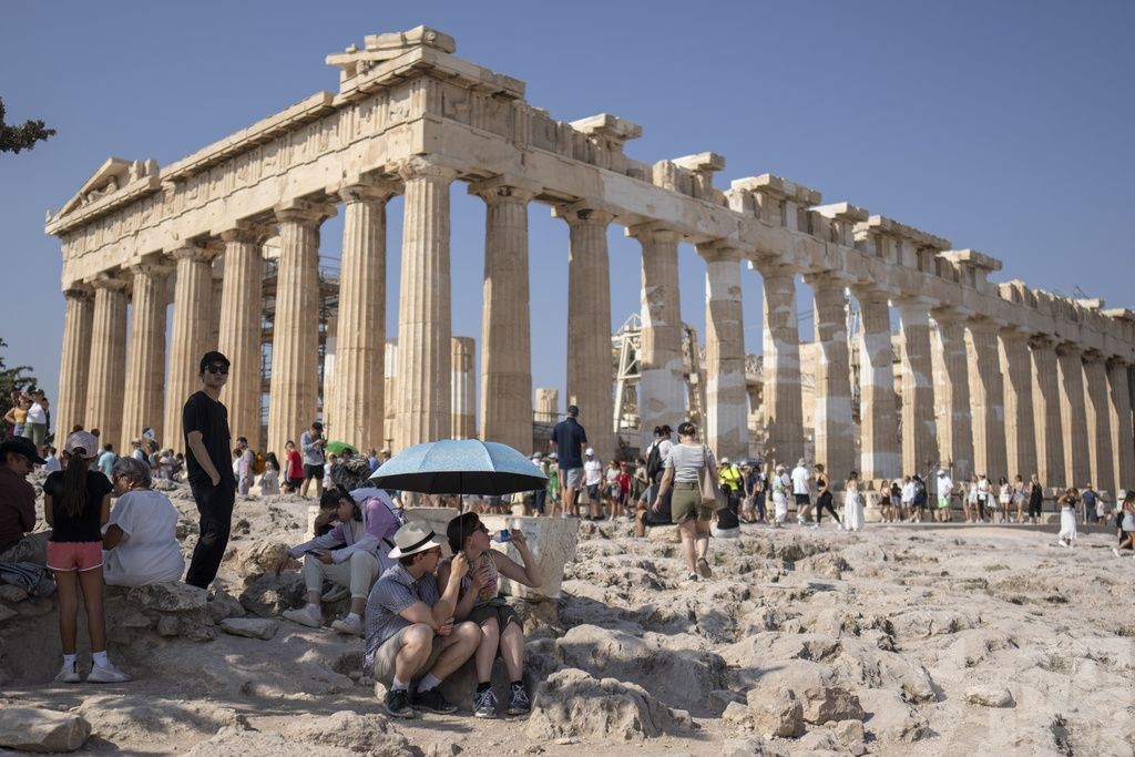希臘最高溫時段關閉雅典衛城