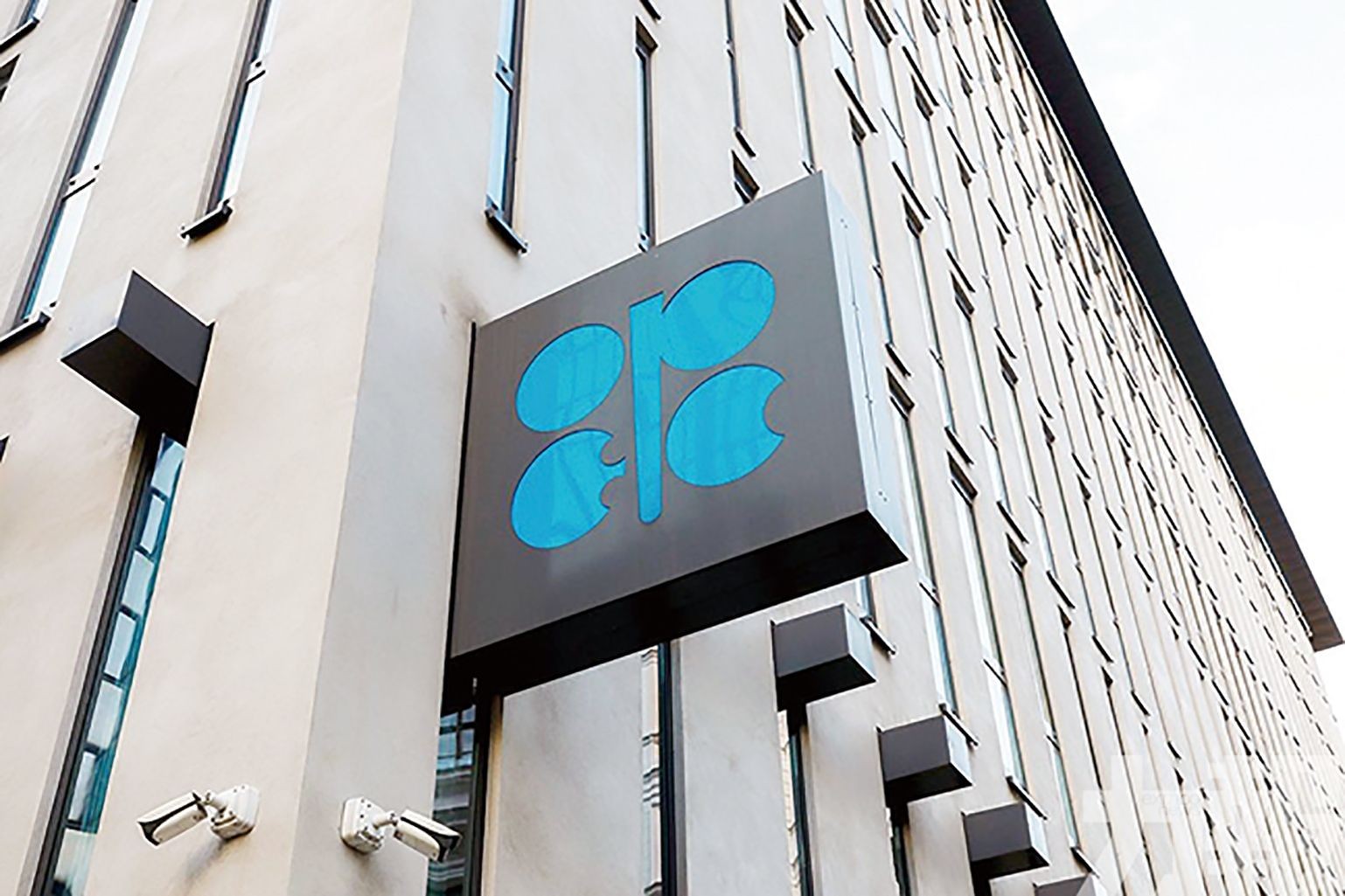 OPEC+推遲會議油價挫