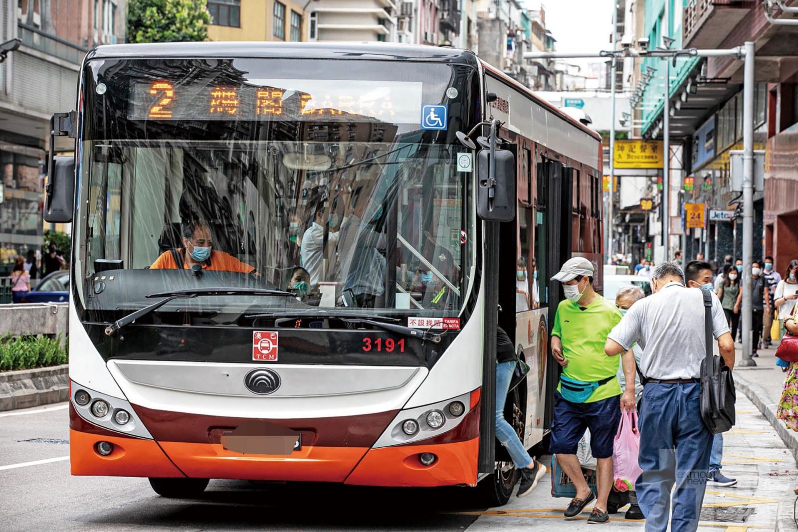 每程車資為澳門幣六元