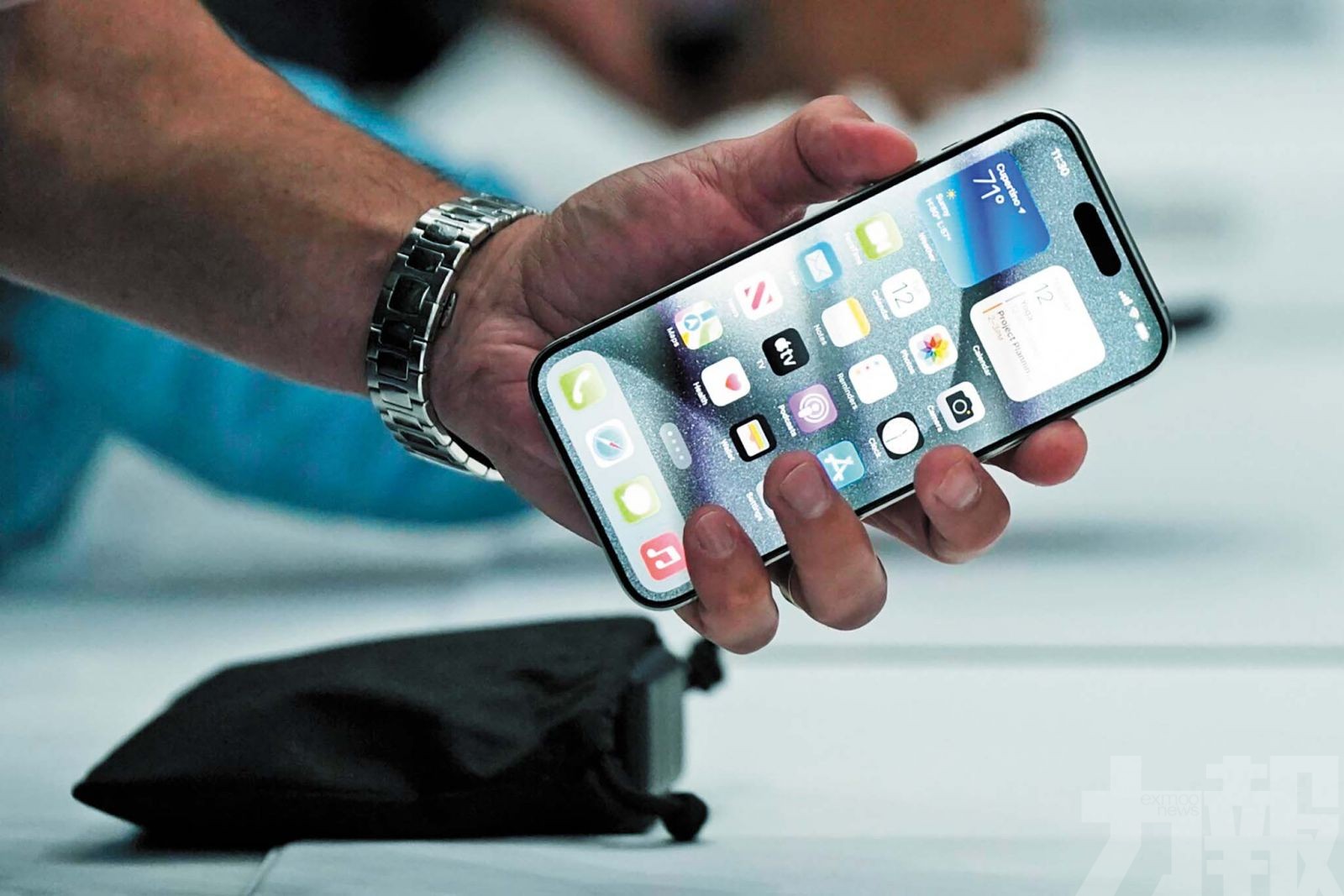 標準版iPhone與Pro版分開發布