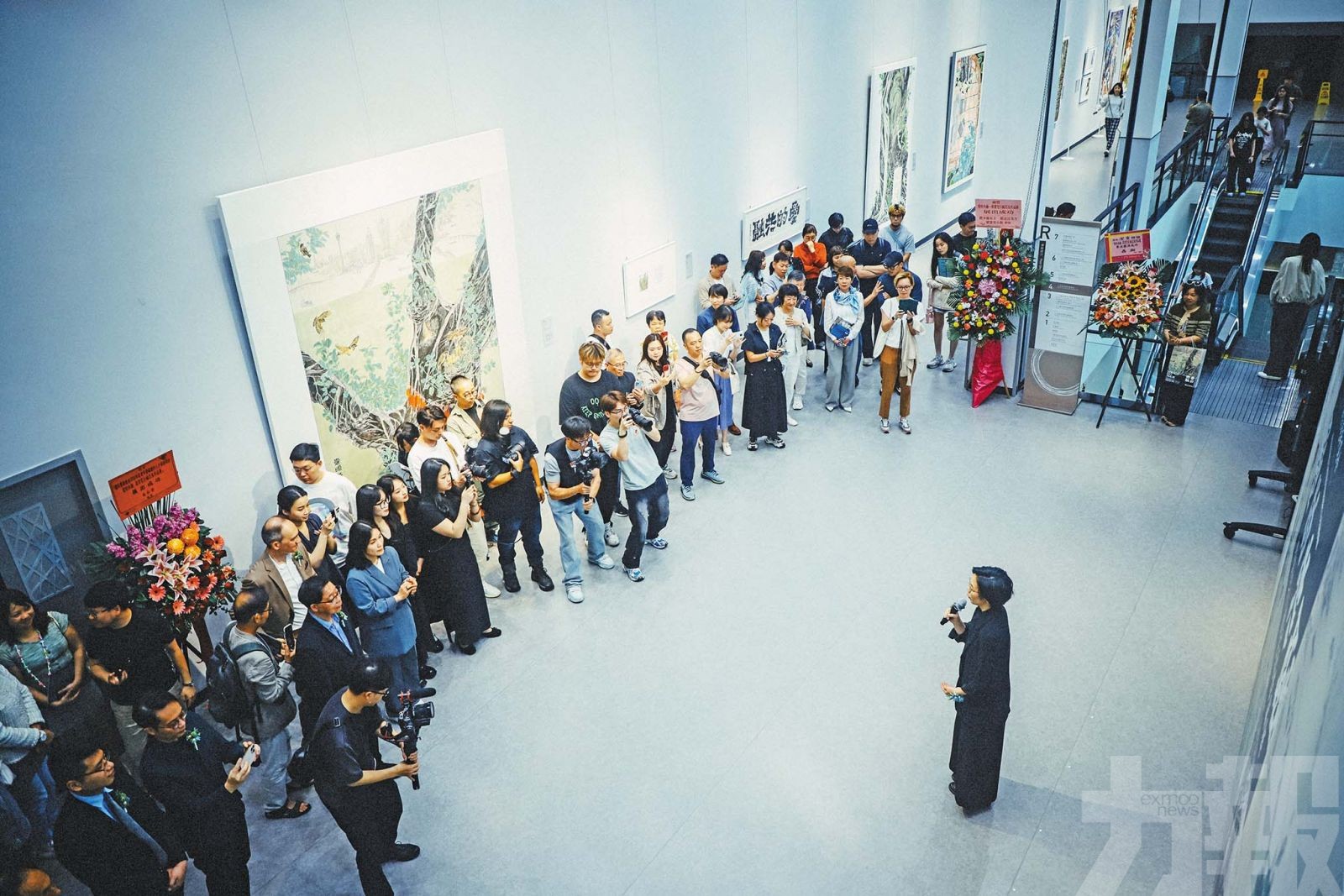 梁潔雯巨幅花鳥畫精品展亮相