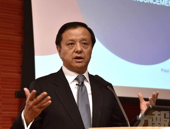 擬納李小加為董事