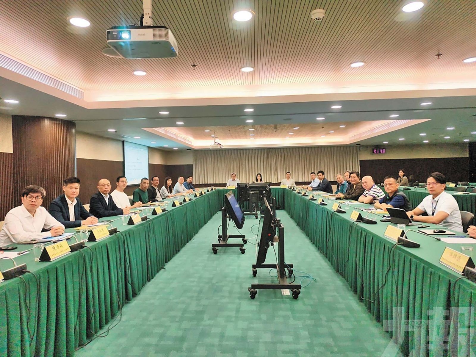 優先處理駕駛視線受阻路段