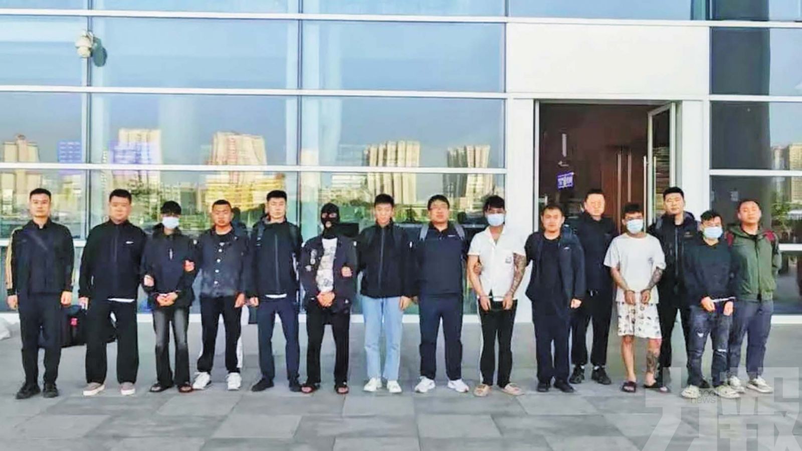 15人涉冒充記者勒索企業被捕