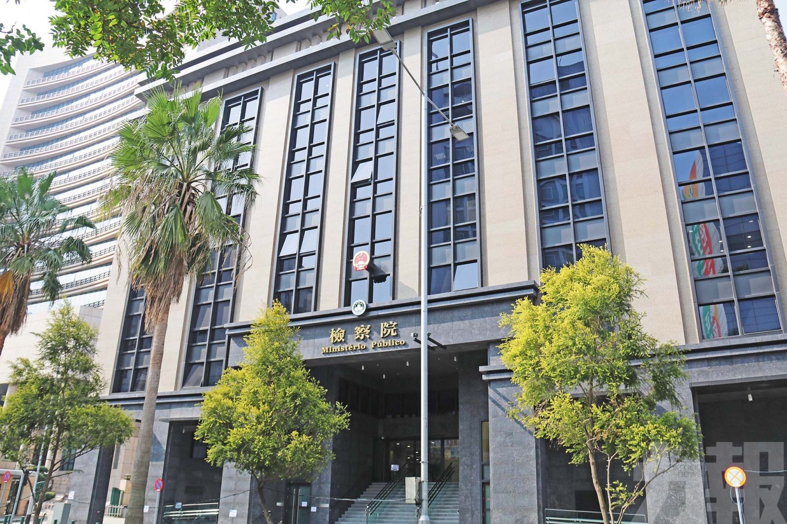 兩主犯須定期報到及禁離境
