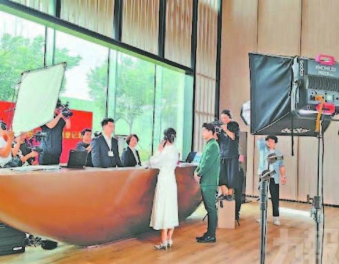 產業規模首超電影票房