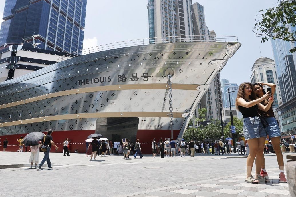 助力南京西路打造全球頂級商業街區