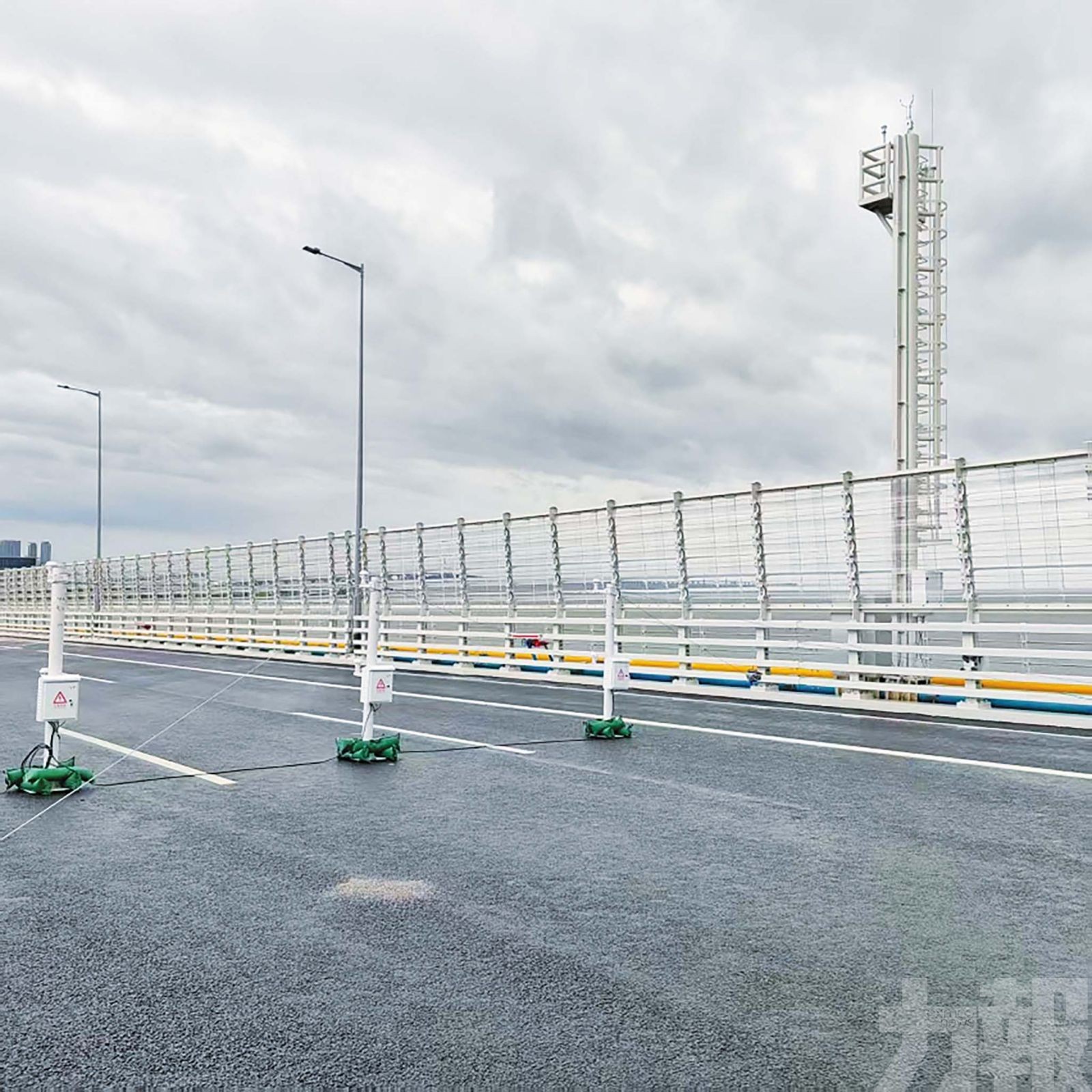 研八號風球下開放澳門大橋