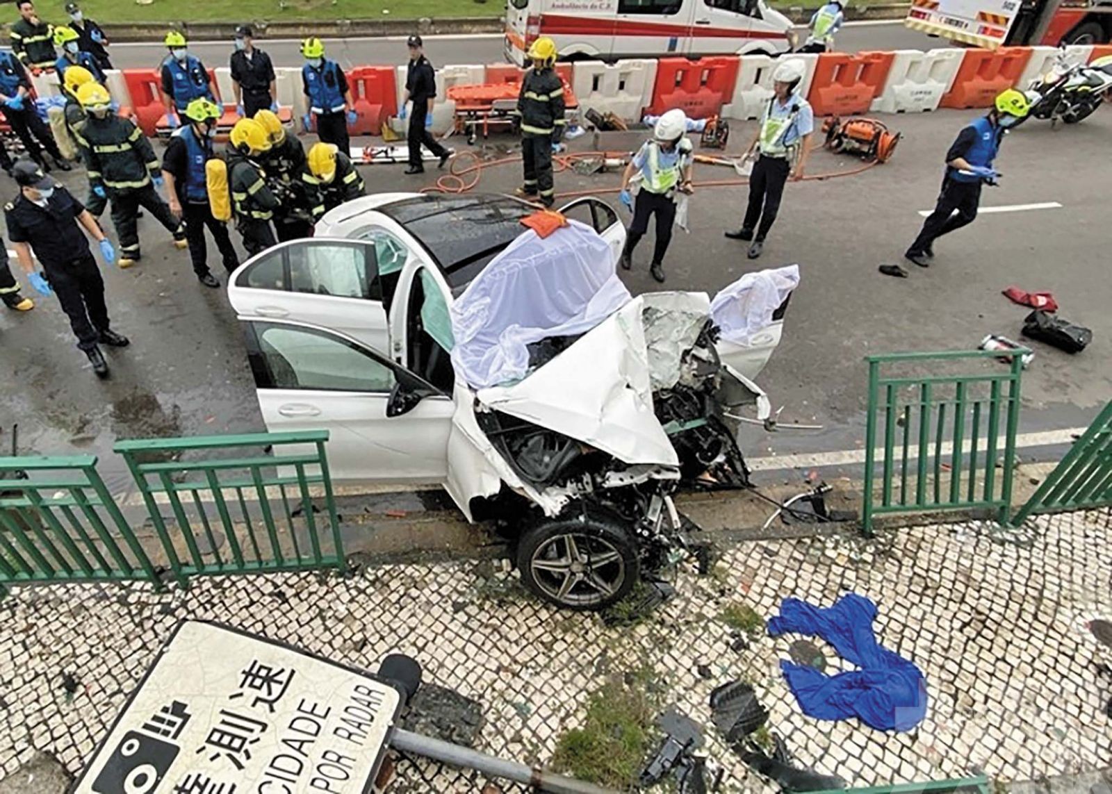 警方指不排除涉及超載情況