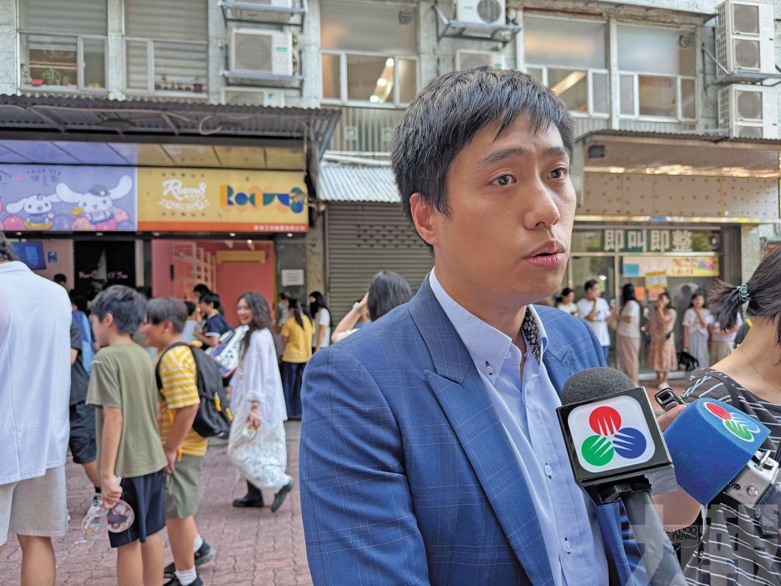 吸引大批市民遊客入區打卡消費