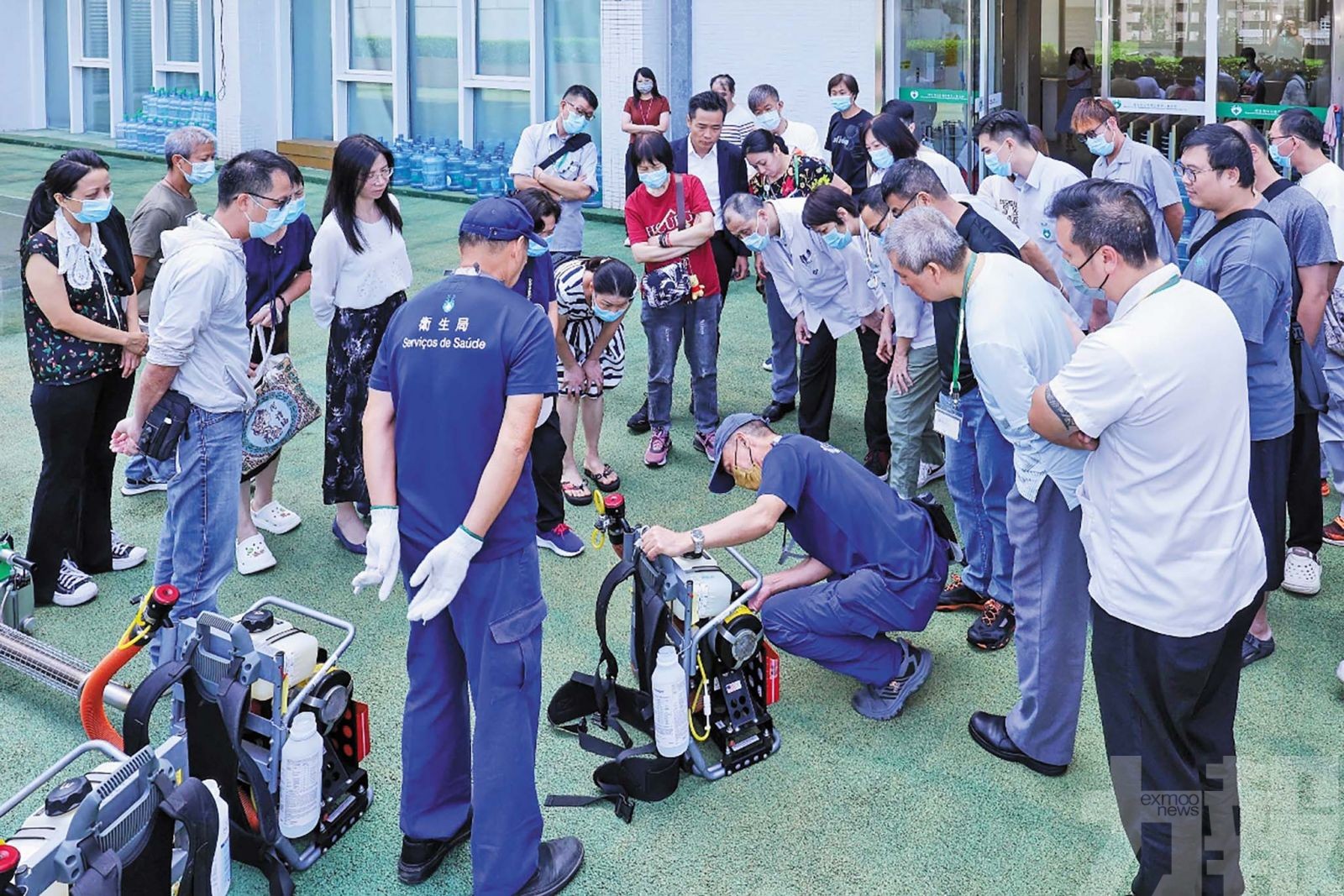 組織員工開展化學滅蚊技能培訓