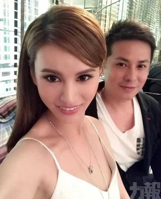 妻蔡一鳳：唇角含笑離世