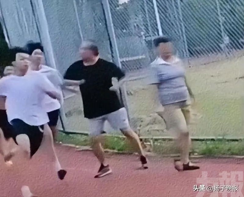 湛江老人「霸王肘」連發引熱議