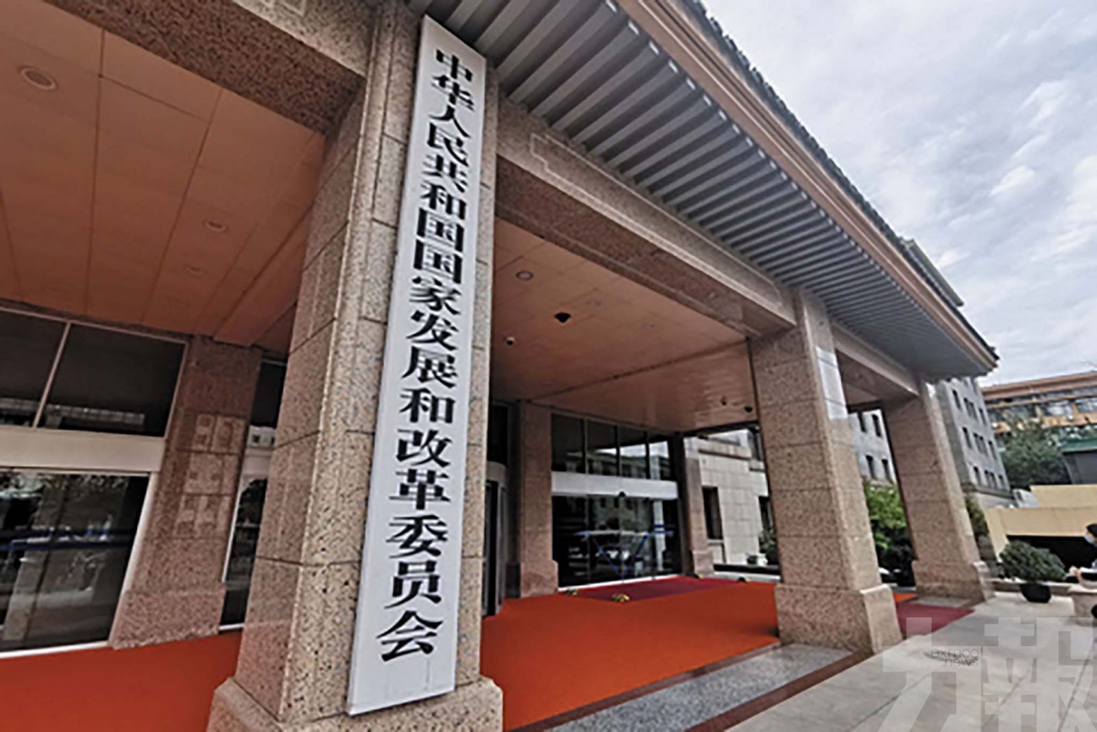 鄭柵潔：推動擴內需穩就業