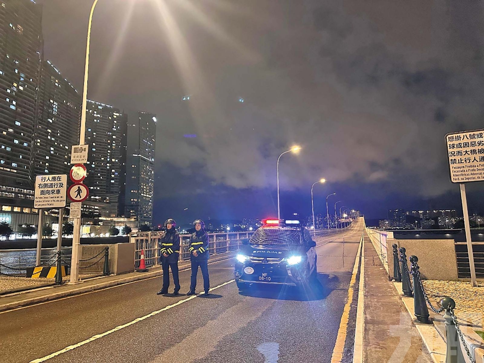 澳門大橋完成八號風球行車測試