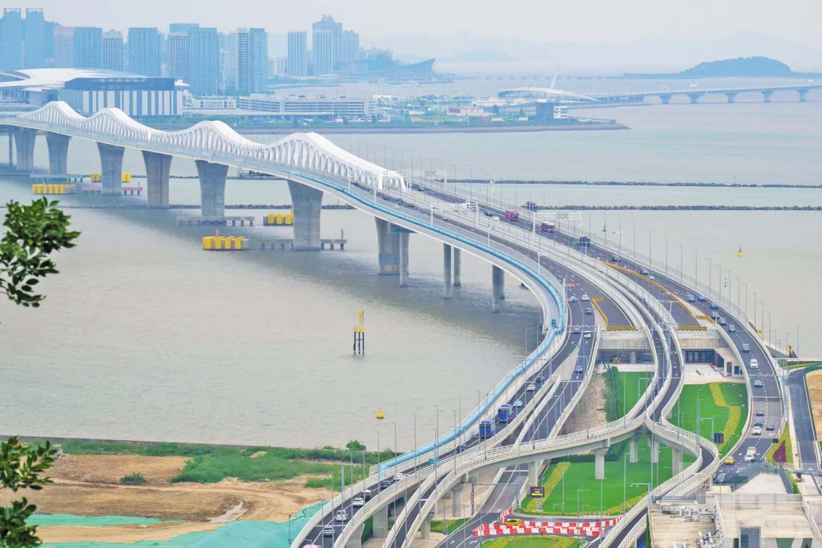 澳門大橋完成八號風球行車測試