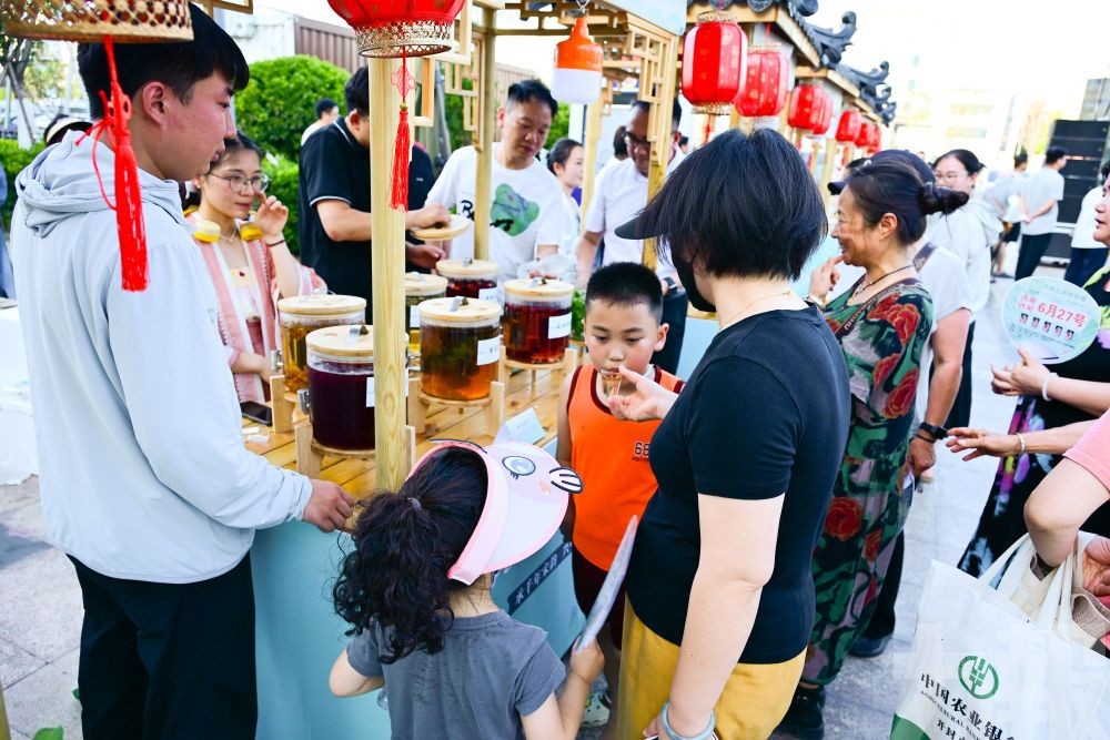 餐飲業小幅回暖