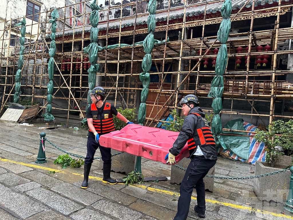 保障市民旅客出行安全