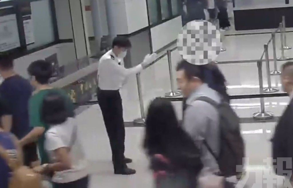 遭識破欲當場吞嚥被制止