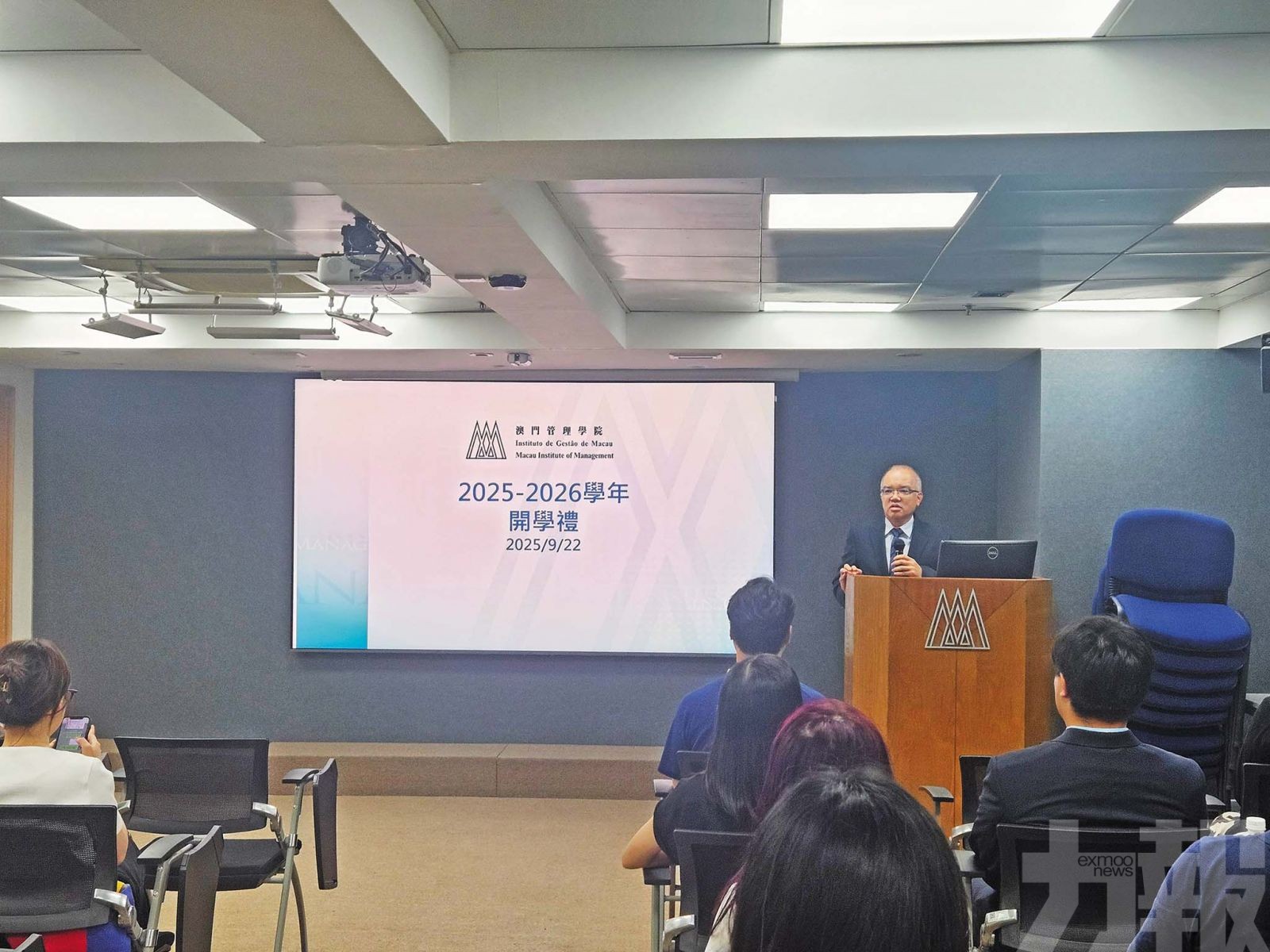 唐繼宗院長勉新生自強不息