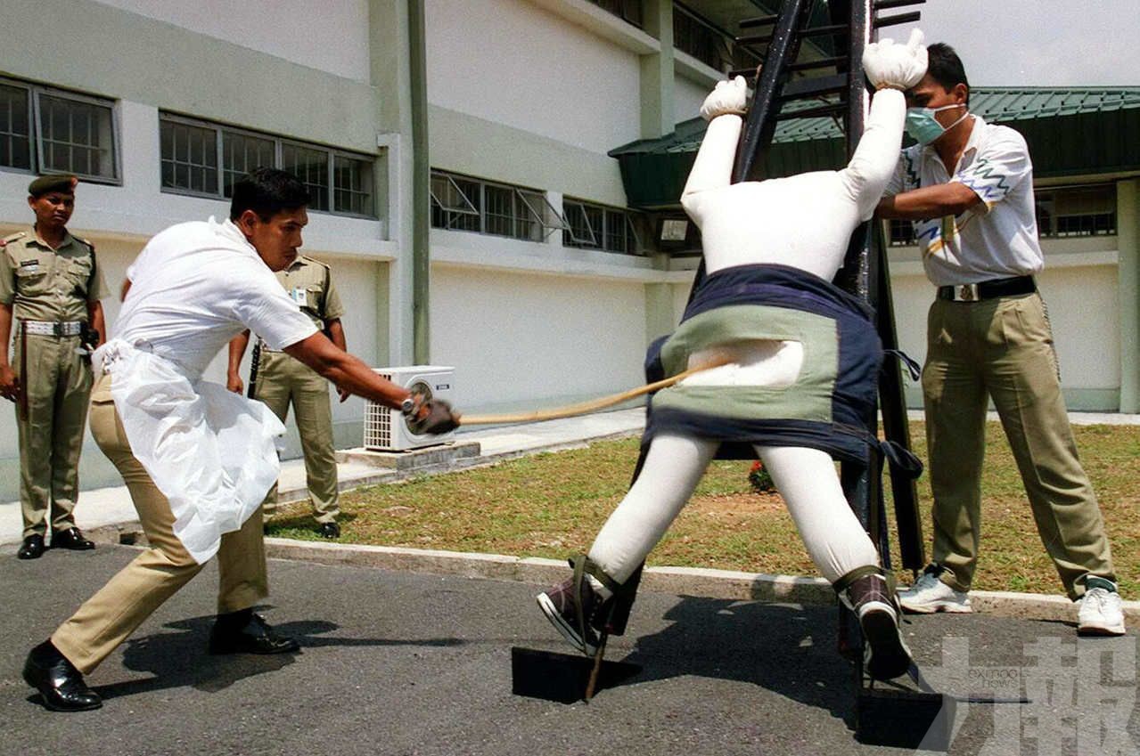 新加坡擬將詐騙犯納鞭刑