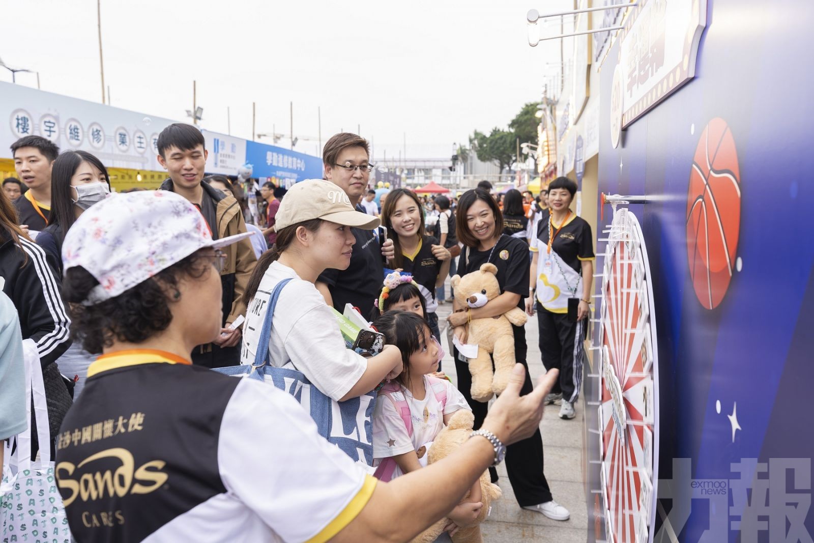 資助慈善園遊會及慈善跑，推動社區關懷