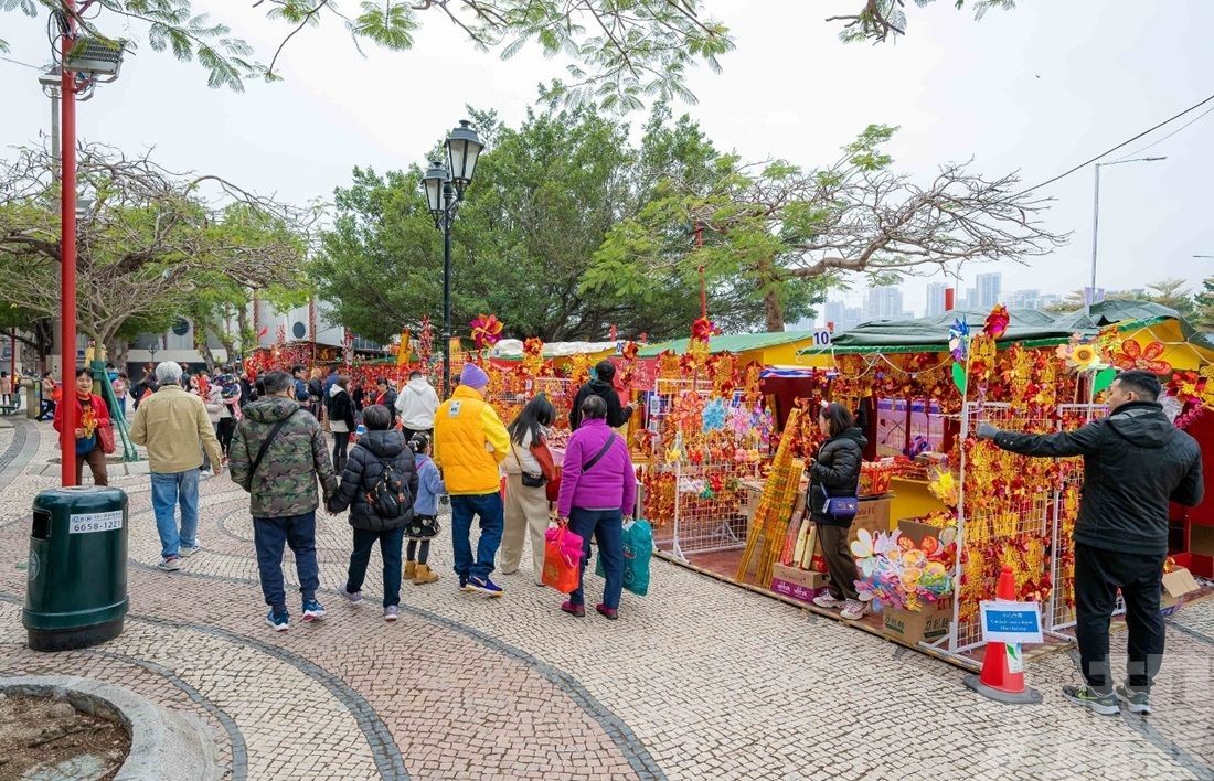 新春爆竹神香風車攤位競投接受登記