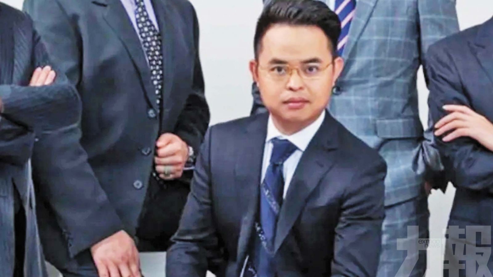 收藏恐龍化石與豪宅遭英國沒收